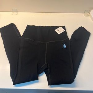 BRAND NWT Women’s ribbed free people leggings